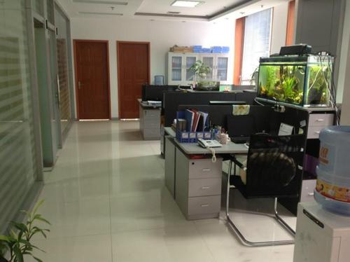 昆山工廠發證件風波 科技中介服務引發的千人集體辭職事件解析